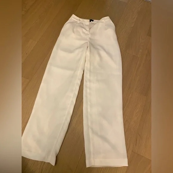 Beautiful White Trousers - Picture 2 of 3